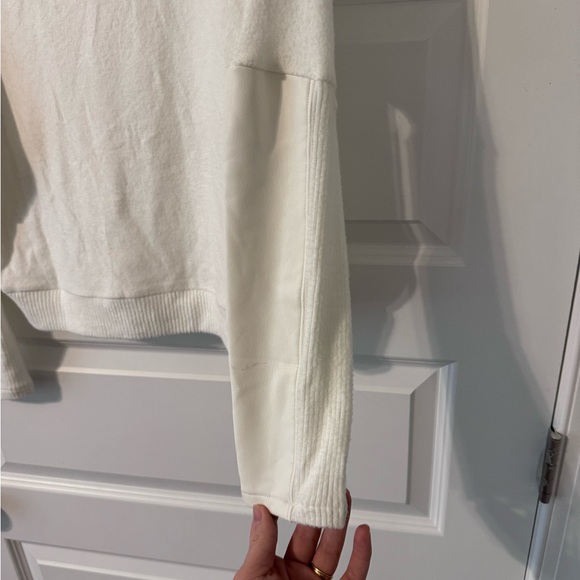 NWT Express Sweater - Picture 4 of 7